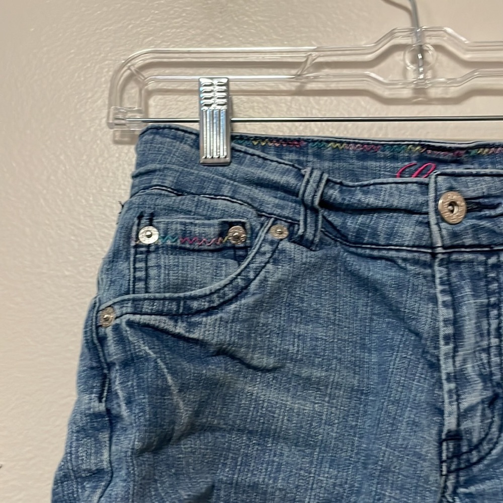 Levi’s cute jean shorts. Bright colored embroidered pockets. Sz 16 slim - Picture 3 of 4